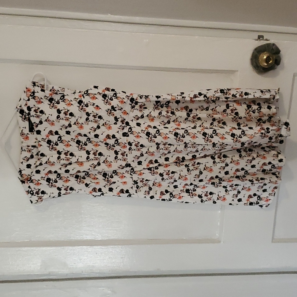sleeveless dress